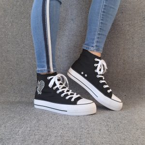 Chaussures baskets hautes tissu inscription "amour" style converse