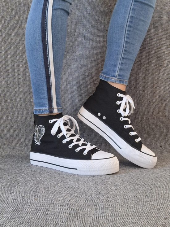 Chaussures baskets hautes tissu inscription "amour" style converse