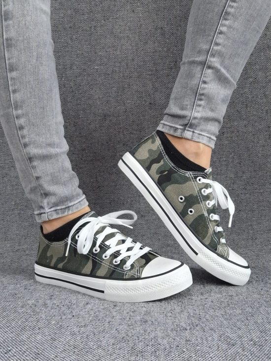 Chaussures baskets basses toile kaki camouflage style converse