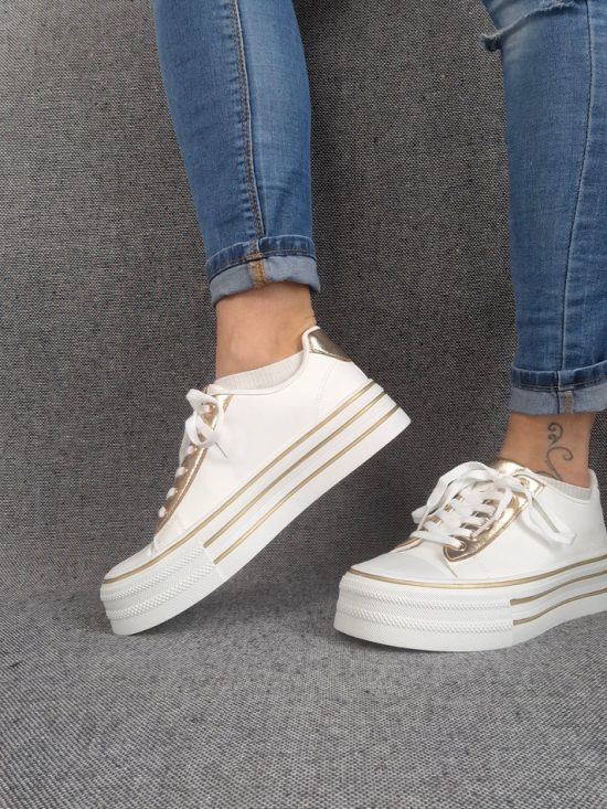 Chaussures baskets basses semelle compensée simili blanc style converse
