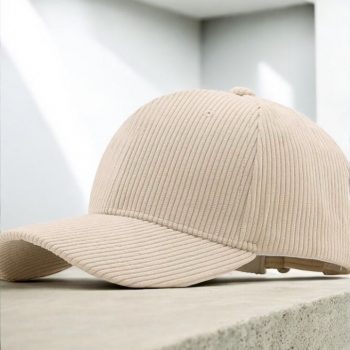 Casquette unisexe en velours côtelé ; couleur blanc crème