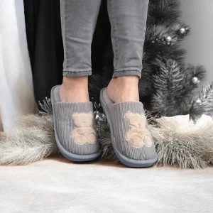 Chaussons fourrés gris en tissu avec motif ours beige
