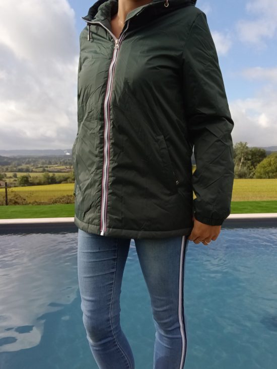 Laura Jo - Imperméable mi long doublé en fausse fourrure cordon tricolore couleur vert forêt