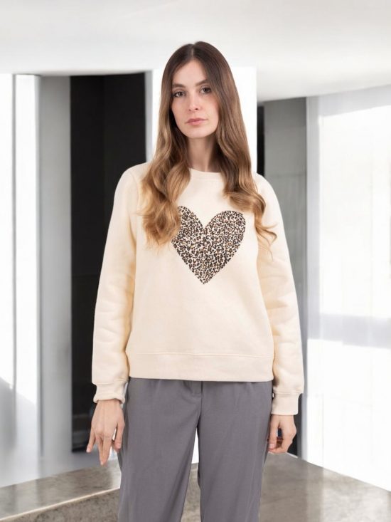 Pull en coton crème à motif cœur léopard