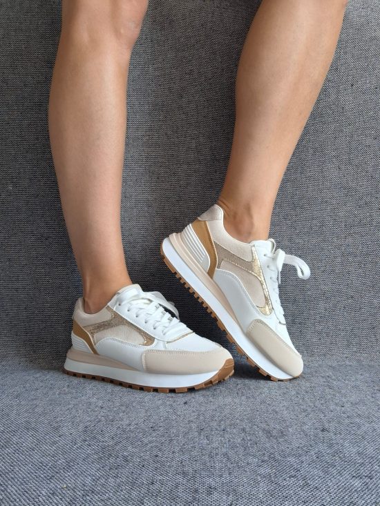 Chaussures baskets tendance beige et blanc style sneakers