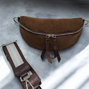 Sac banane en velours côtelé camel doubles curseurs en cuir