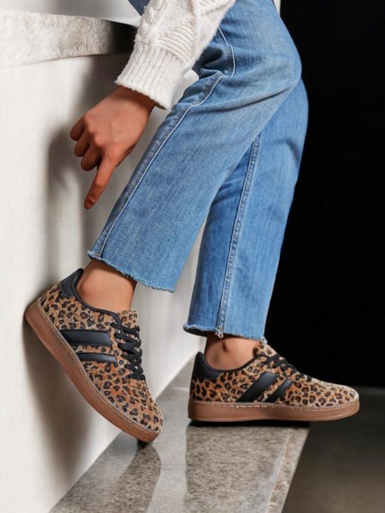 Chaussures baskets basses toucher poils imprimé léopard avec bandes noires style campus