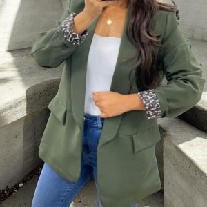 Veste blazer vert kaki avec détails léopard