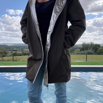 Melya Melody – Manteau léger long réversible imperméable noir doré Curvy