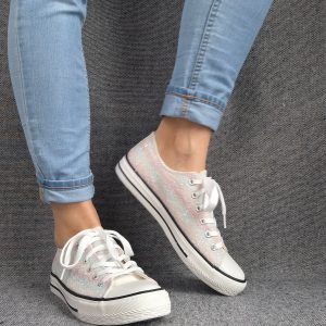 Chaussures baskets basses en tissu dentelé avec reflets irisés multicolores style converse