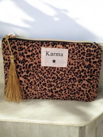 Pochette en tissu motif léopard camel “Karma” – Image 2