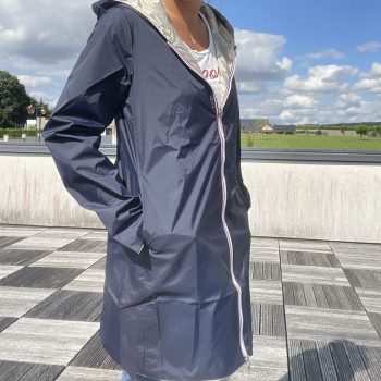 Laura Jo - Imperméable réversible long sans garnissage ouate couleur bleu marine/doré
