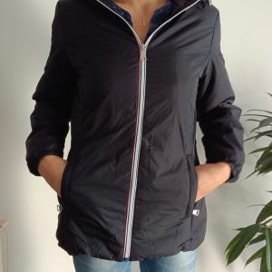 Melya Melody - Manteau court fourré imperméable légerement cintré noir