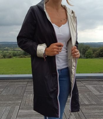Laura Jo - Imperméable réversible long mi-saison garnissage ouate couleur noir / doré - Curvy – Image 5