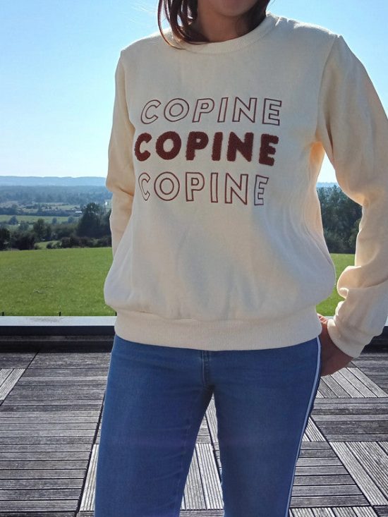 Pull sweat chaud écru inscription "copine"