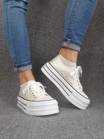 Chaussures baskets basses semelle compensée tissu motif léopard argenté style converse – Image 7