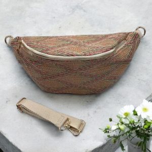 Sac banane XL tressé paille multicolore tons rose