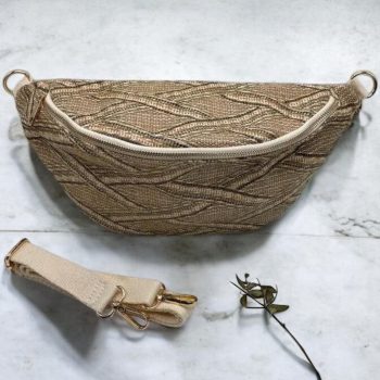 Sac banane XL tressé paille taupe beige