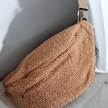 Sac banane XXL tissu toucher peluche deux poches camel