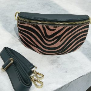 Sac banane cuir mat et motif zèbre rose et noir