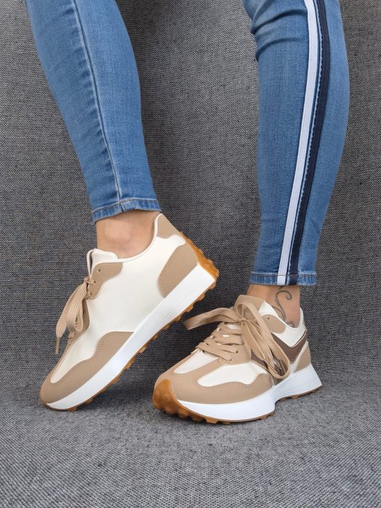 Chaussures baskets en tissu beige blanc et beige foncé style sneakers