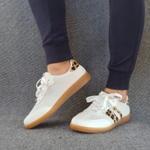 Chaussures baskets plates blanches à motif léopard style sneakers