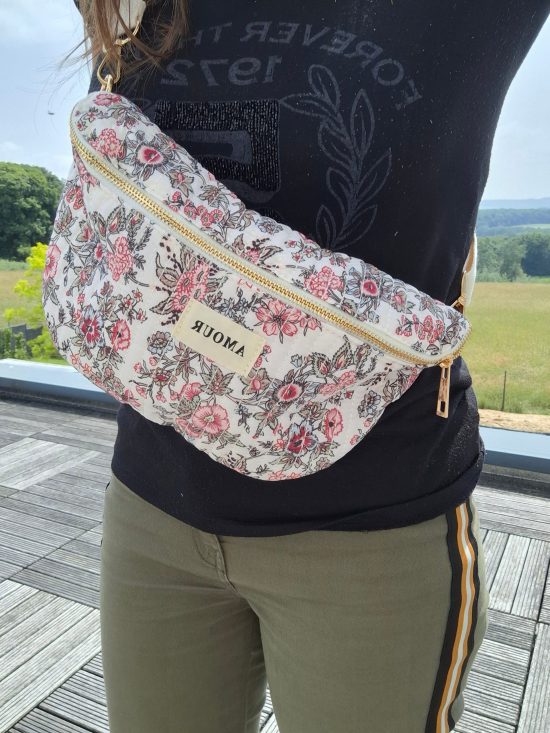 Sac banane en coton matelassé liberty fleuri noir rose creme