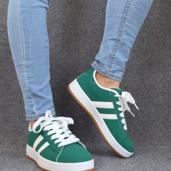 Chaussures baskets basses vert sapin avec bandes blanches style campus