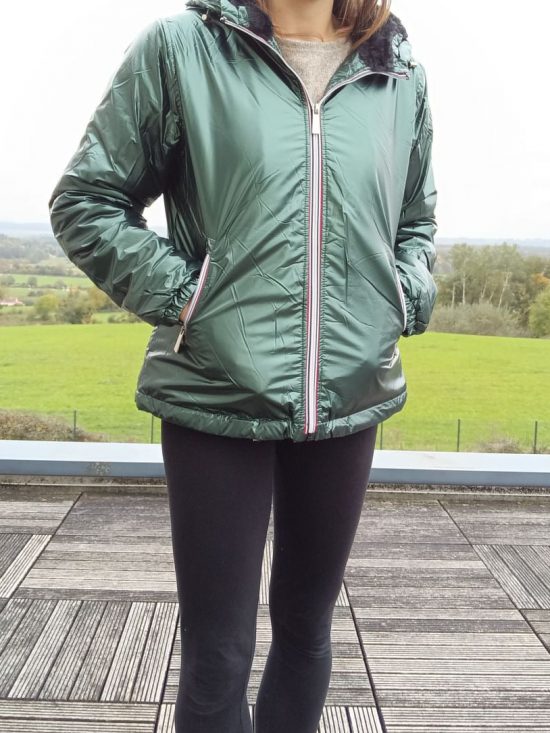 Attrait Paris - Manteau court imperméable fourré vert forêt métallisé - Le Petit Placard
