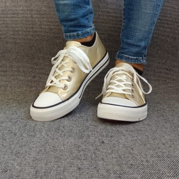 Chaussures baskets basses dorées métallisées type converse