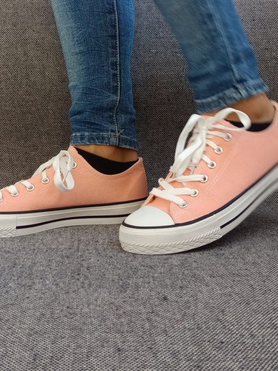 Chaussures baskets basses toile rose saumon style converse