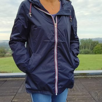 Imperméable fine doublure couleur Bleu marine mi-long mi-saison Marque Laura Jo - Le Petit Placard