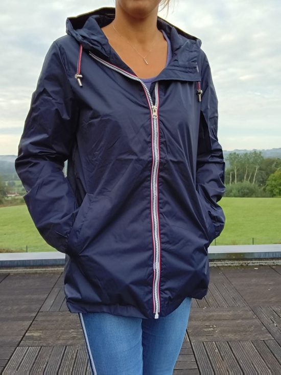 Imperméable fine doublure couleur Bleu marine mi-long mi-saison Marque Laura Jo - Le Petit Placard
