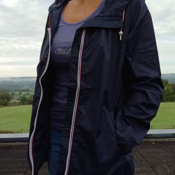 Laura Jo – Manteau Imperméable fine doublure couleur bleu marine mi-long mi-saison