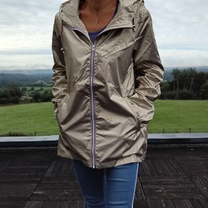 Imperméable fine doublure couleur Doré mi-long mi-saison Marque Laura Jo - Le Petit Placard