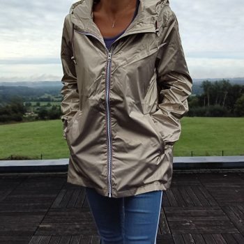 Imperméable fine doublure couleur Doré mi-long mi-saison Marque Laura Jo - Le Petit Placard