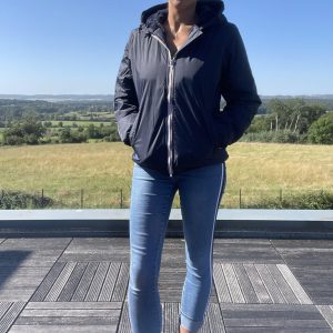 Manteau court imperméable fourré Bleu Marine Marque Laura Jo - Le Petit Placard