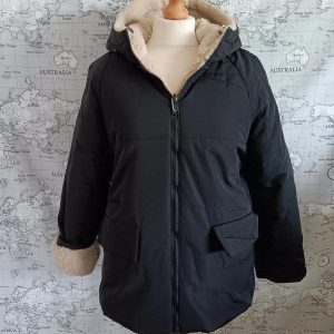 Manteau court réversible imperméable faux mouton noir/beige - Le Petit Placard