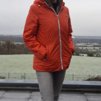 Melya Melody - Manteau court fourré imperméable légerement cintré corail - Le Petit Placard