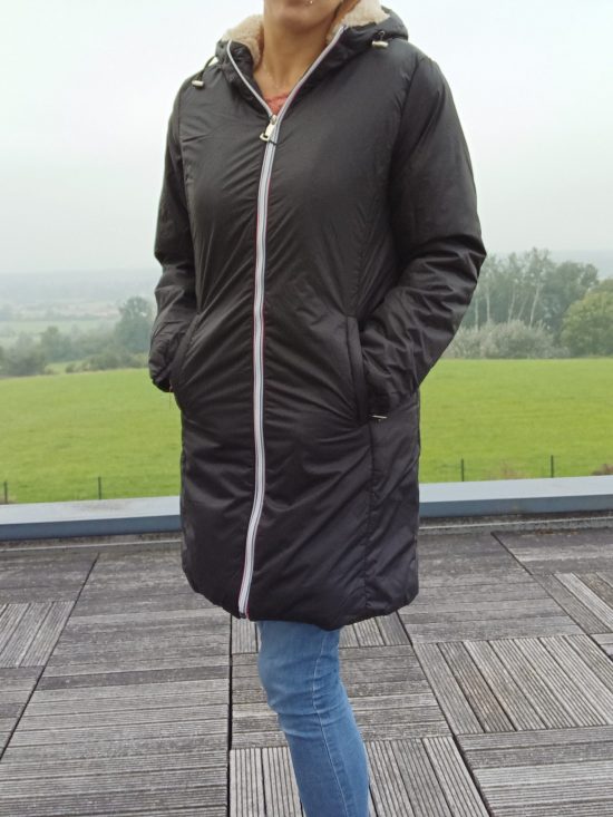 Melya Melody - Manteau long (mi cuisses) fourré imperméable noir intérieur fourrure beige - Le Petit Placard