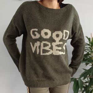 Pull mailles kaki inscription “good vibes” doré - Le Petit Placard