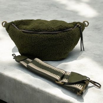 Sac banane XL peluche moumoute kaki - Le Petit Placard