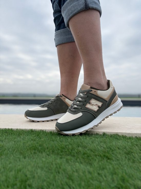 Chaussures baskets basses kaki et beige style sneakers new balance