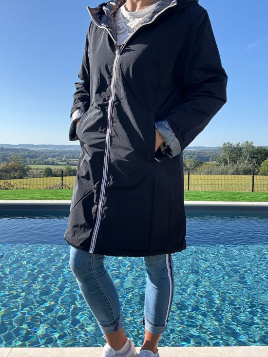 Melya Melody - Imperméable réversible long avec garnissage ouate couleur noir/argenté - Curvy