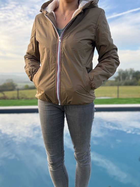 Laura Jo - Imperméable fourré court fausse fourrure camel intérieur imitation sherpa beige