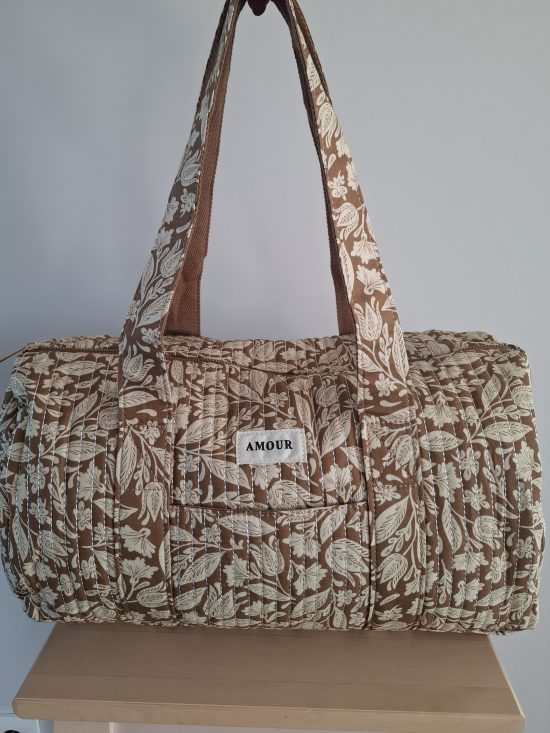 Sac polochon en coton matelassé liberty floral toile de jouy camel et blanc